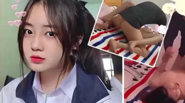 真实父女乱伦各自骚话强迫女儿操逼